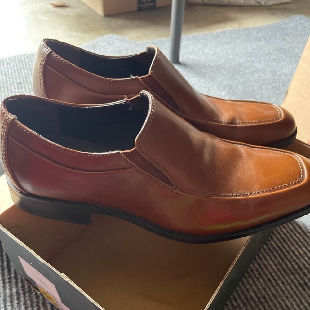 Men's Gently Used Dress Loafer